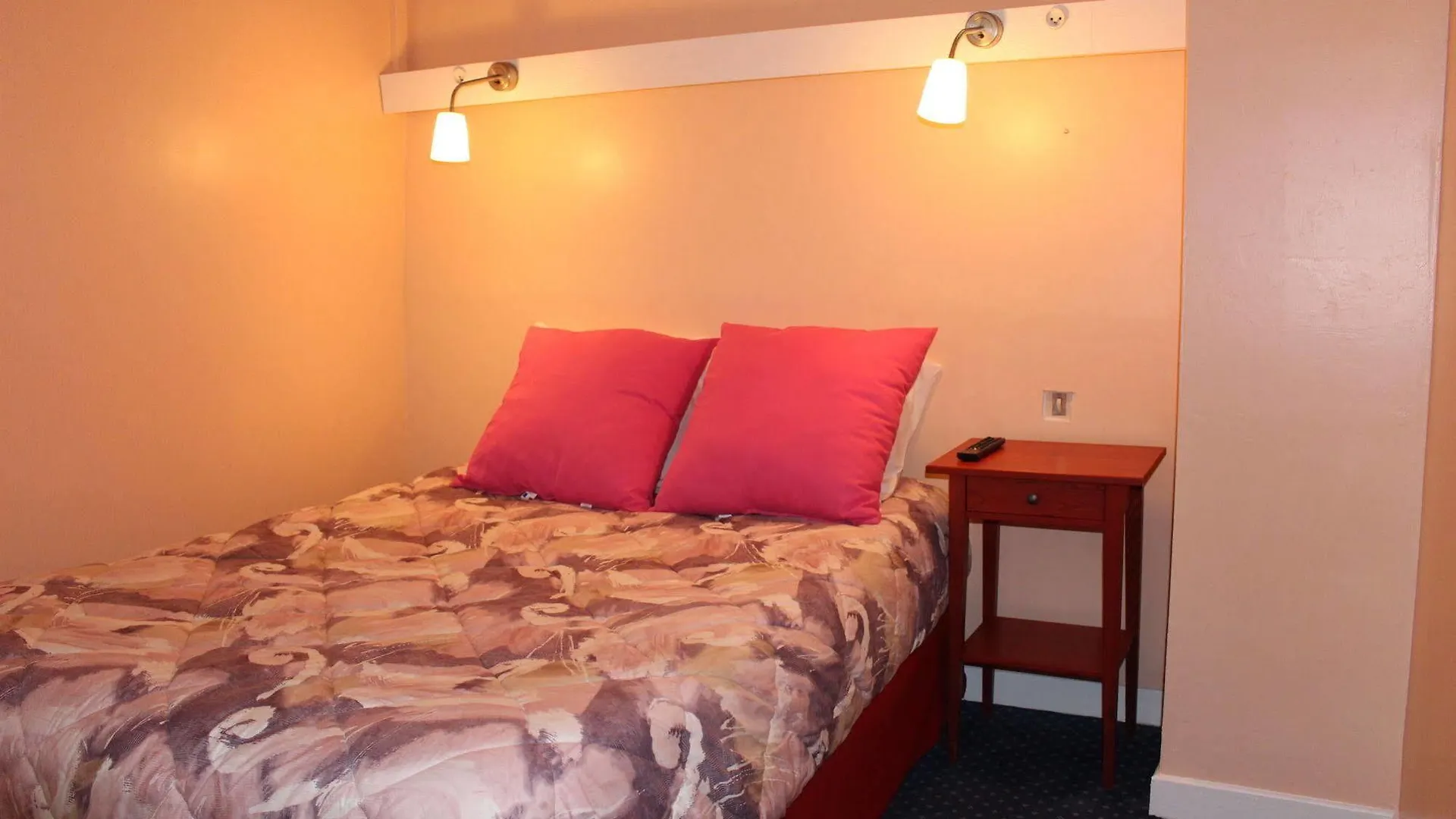 Hotel Confort 09 Ou Hc-09 타라스콩쉬르아리줴